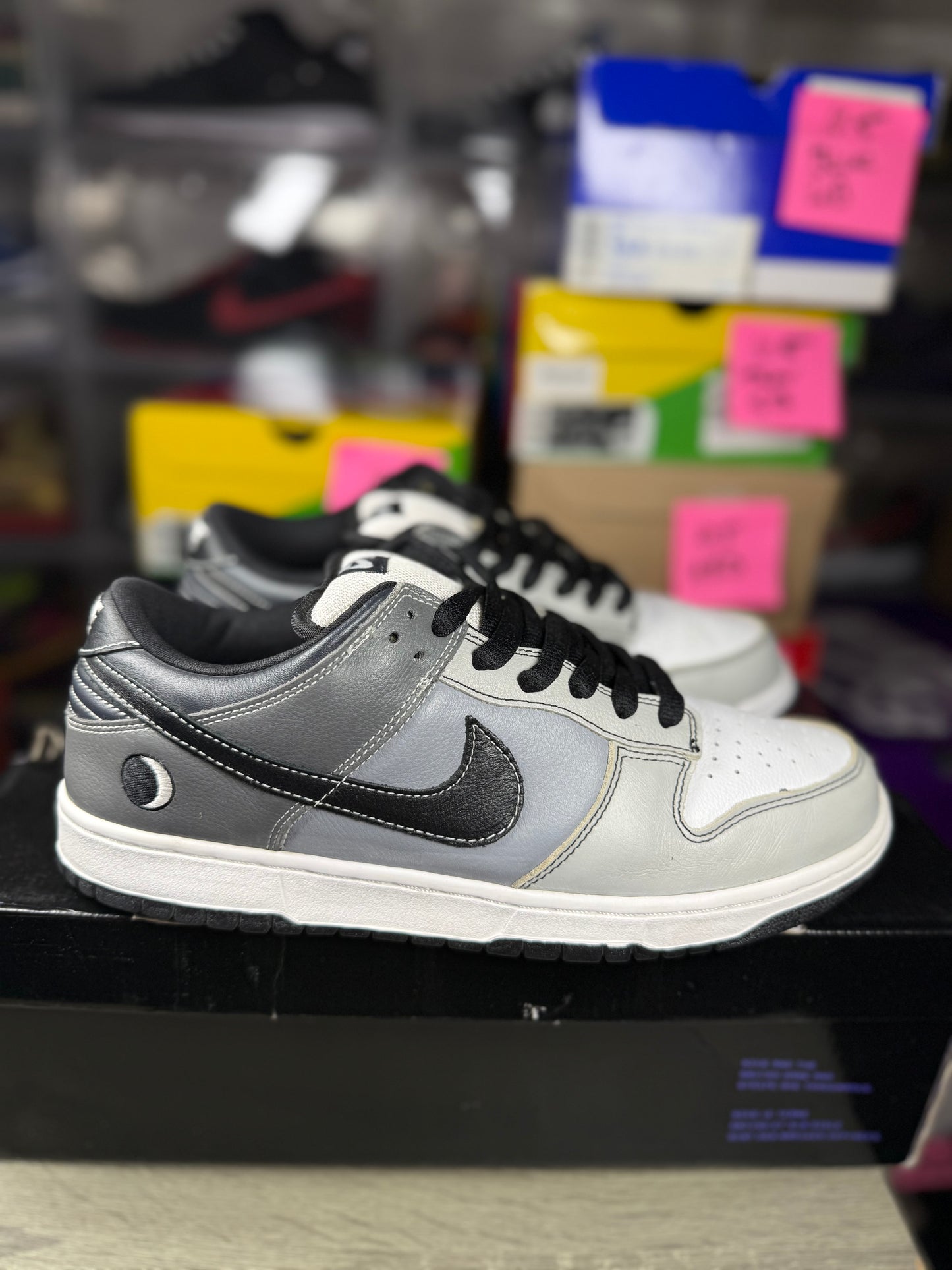 Nike dunk sb low lunar eclipse west sz 10.5