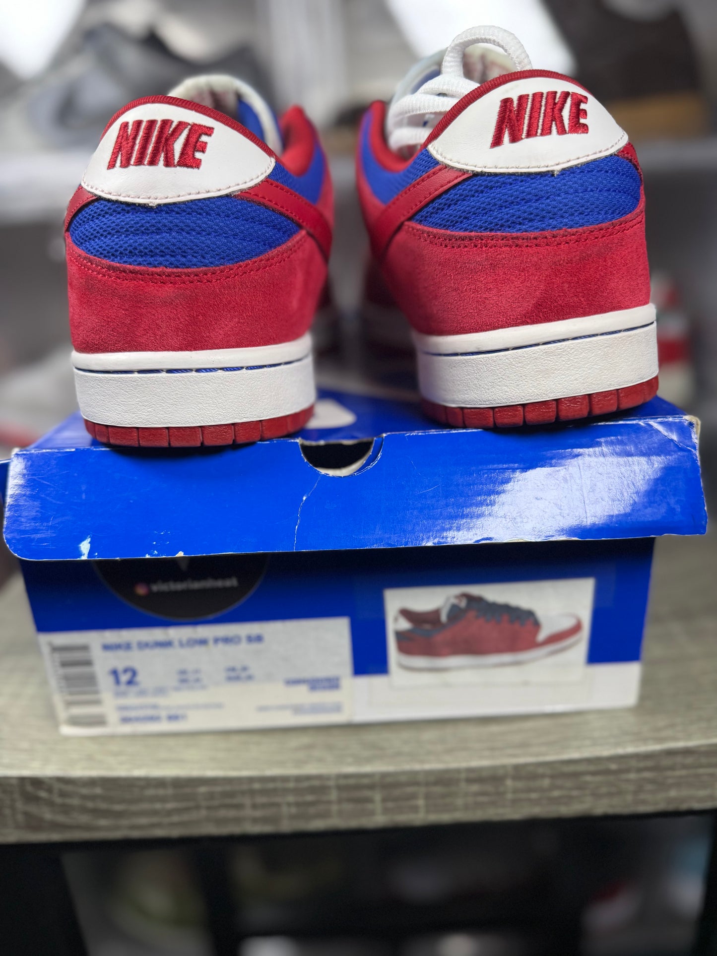 Nike dunk sb low Superman sz 12