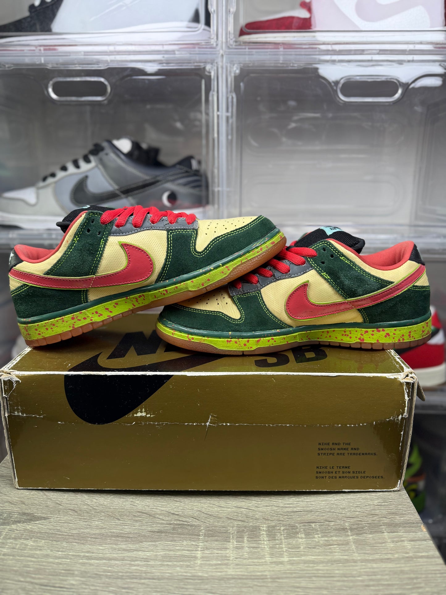 Nike dunk sb low mosquito sz 9