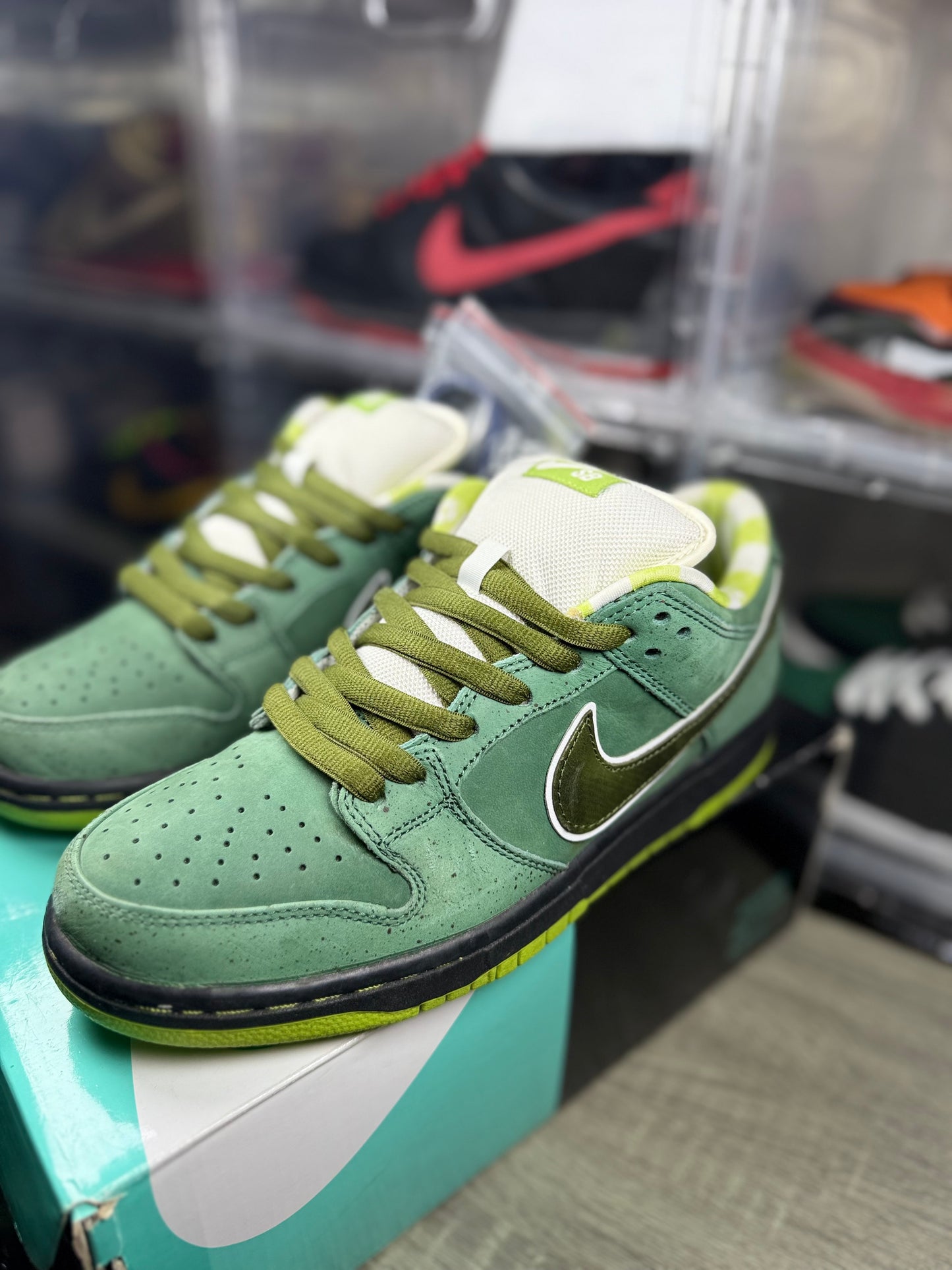 Nike dunk sb green lobster sz 9