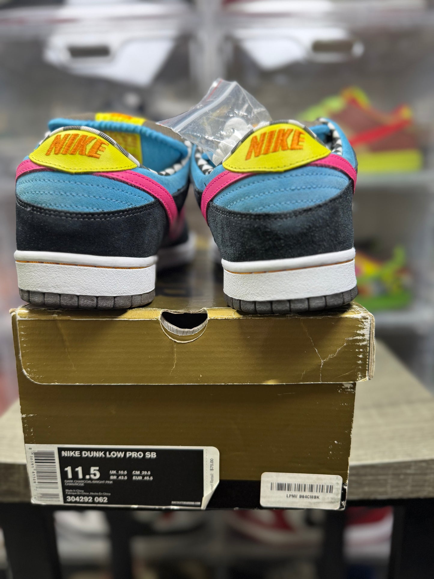 Size 11.5 - Nike Dunk Low Pro SB 720°